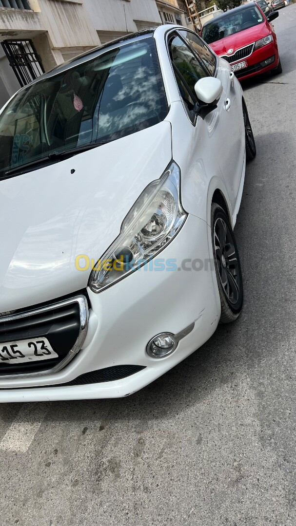 Peugeot 208 2015 Allure