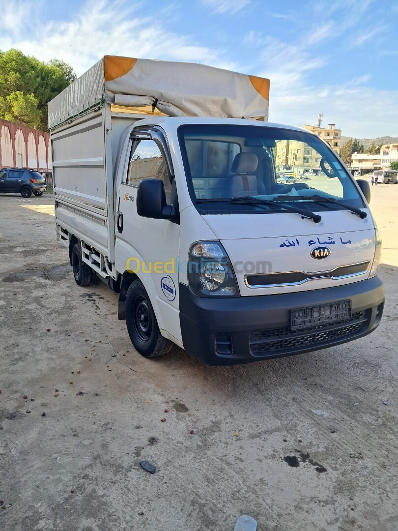 Kia K2700 2015