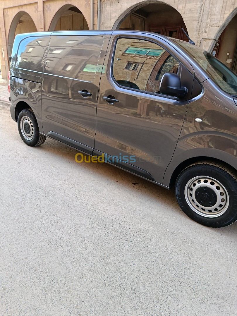 Fiat Professional Scudo 2024 Par 16