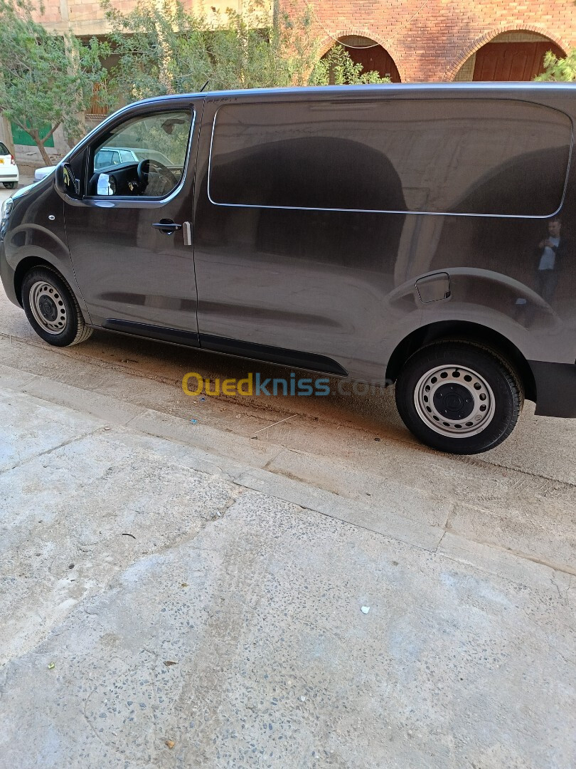 Fiat Professional Scudo 2024 Par 16