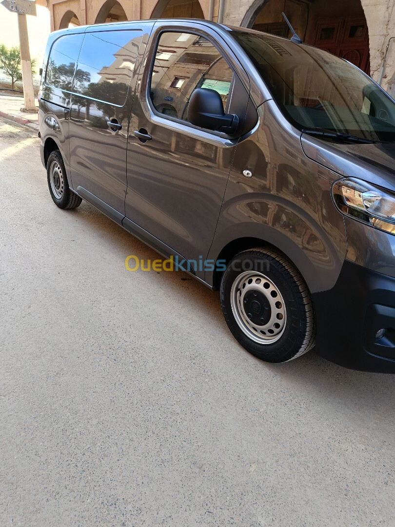 Fiat Scudo 2024 Professionnel par 16