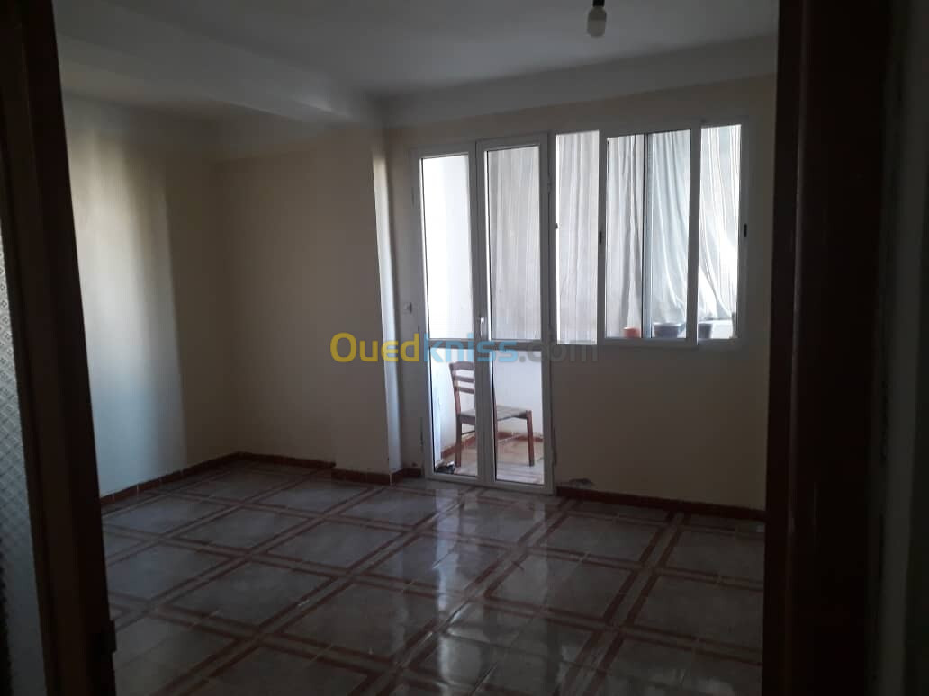 Location Appartement F3 Alger Les eucalyptus