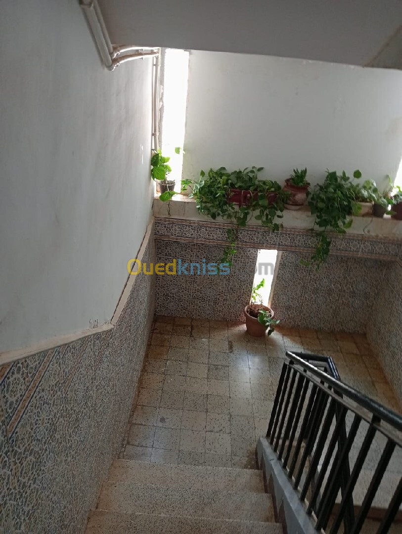 Vente Appartement F03 Alger Bouzareah