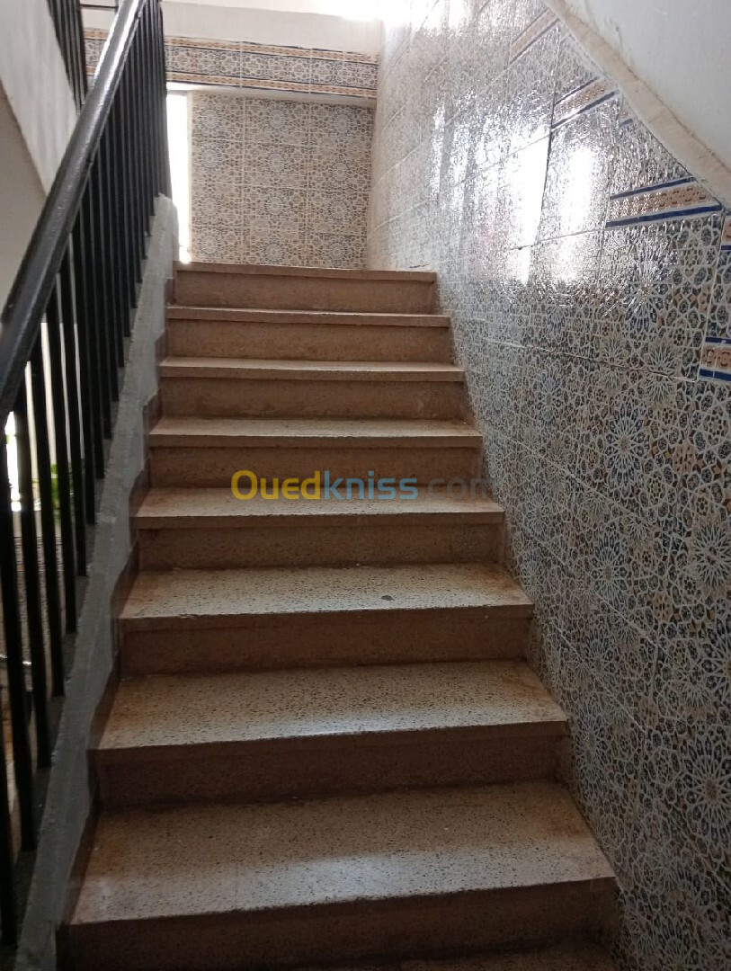 Vente Appartement F03 Alger Bouzareah