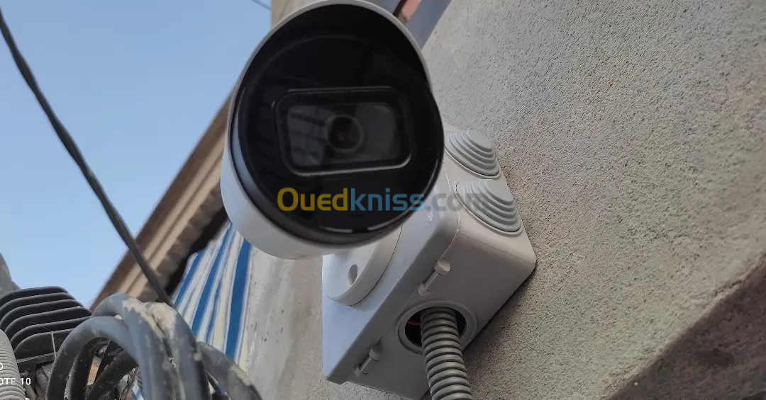 Installation des caméras de surveillance et système d alarme 