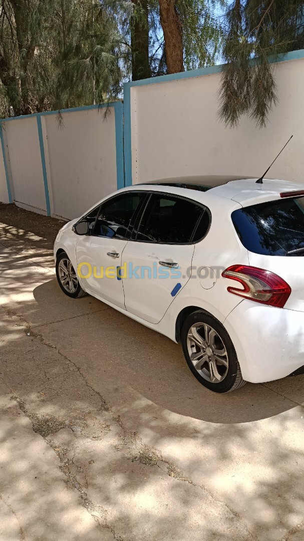 Peugeot 208 2013 Allure