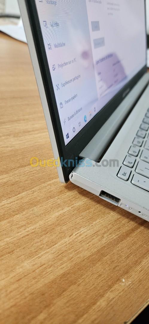 ASUS Vivobook 15 X1504 VA