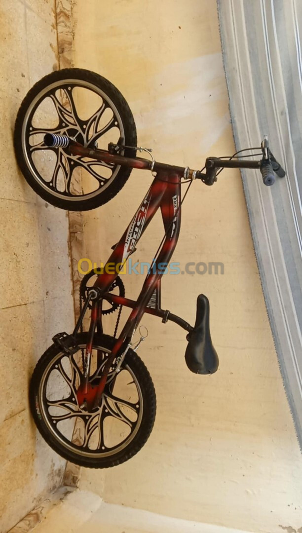 Vélo BMX hora taille 20 tban 24 jdida ataw 11mia 13 lbi3