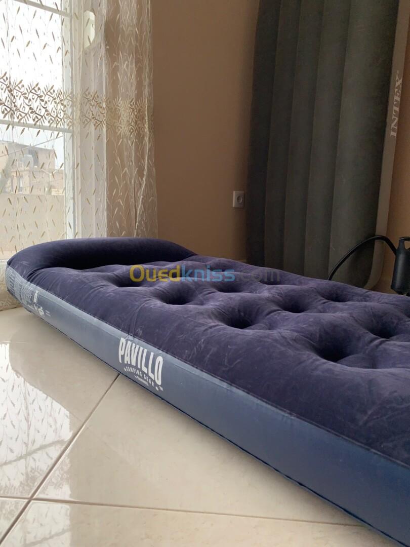 Matelas gonflable pavillon pompe intégrée 