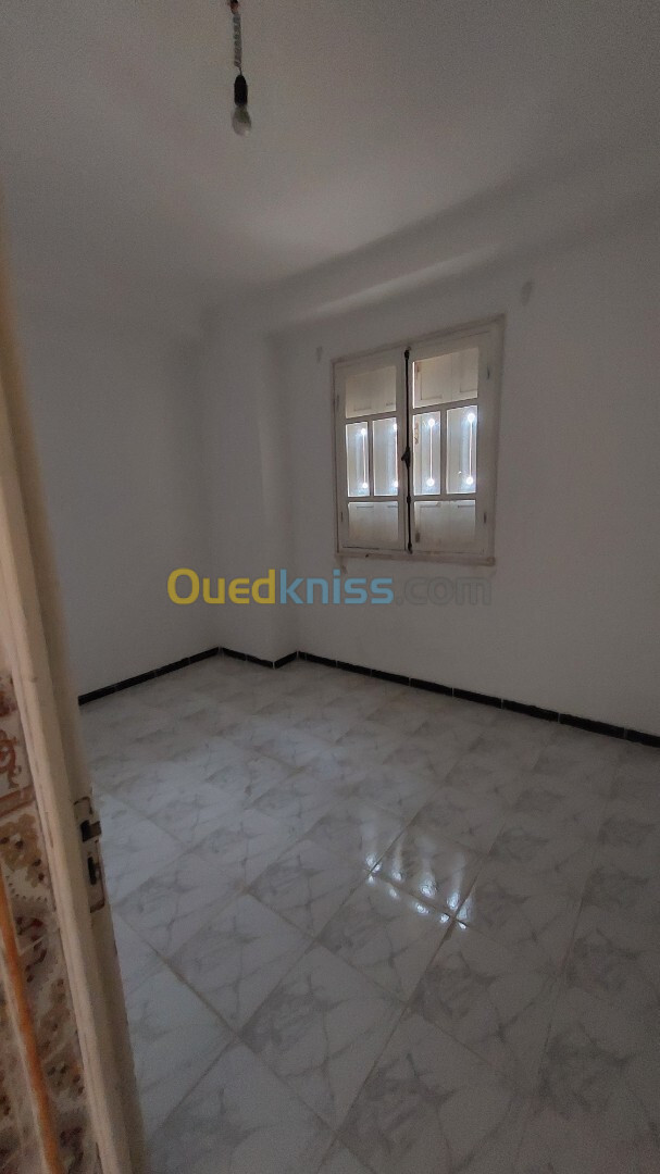 Location Appartement F3 Batna Arris