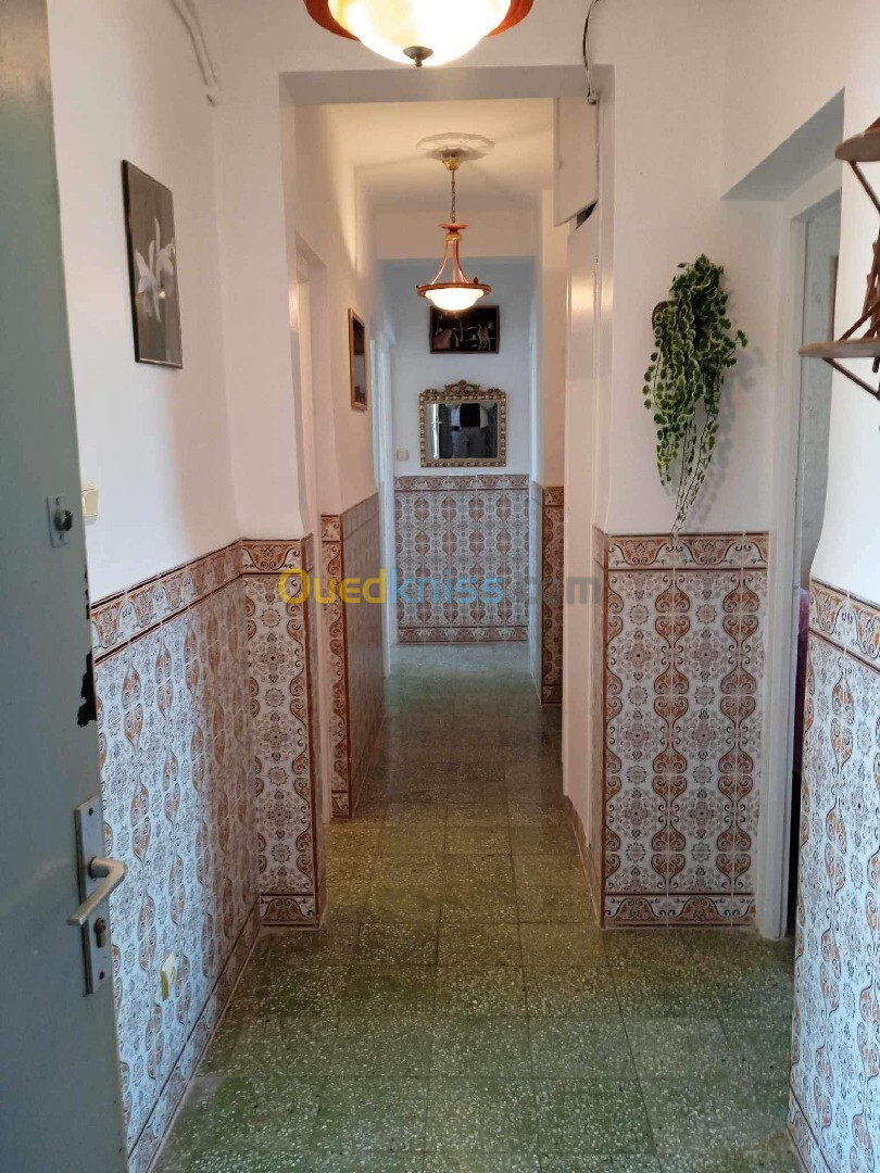 Location Appartement F3 Alger Zeralda