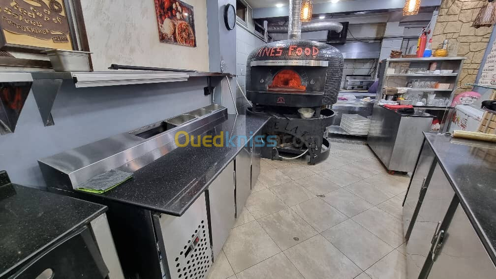 عتاد بيتزيريا ومطعم للبيع matériels pizzeria et restaurant à vendre 