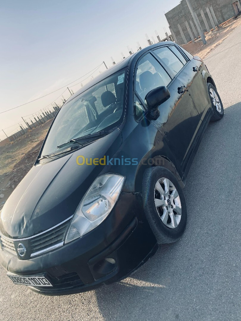 Nissan Tiida 5 portes 2010 2010