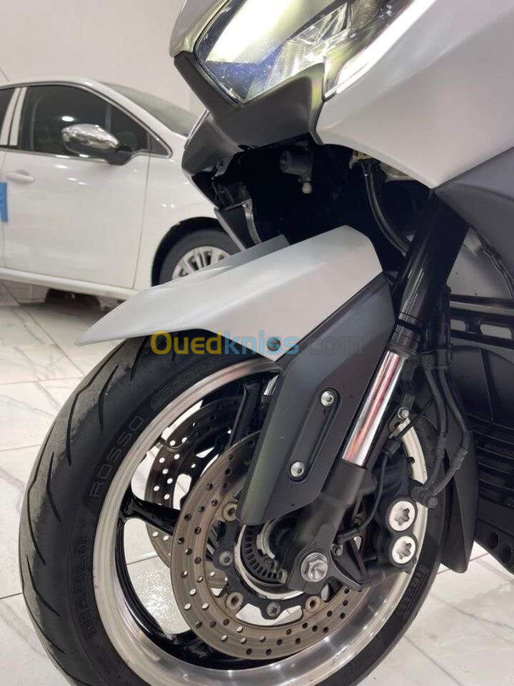 Yamaha Tmax 2020