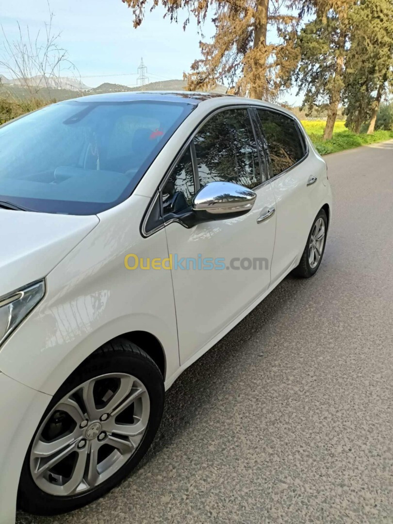 Peugeot 208 2015 Allure