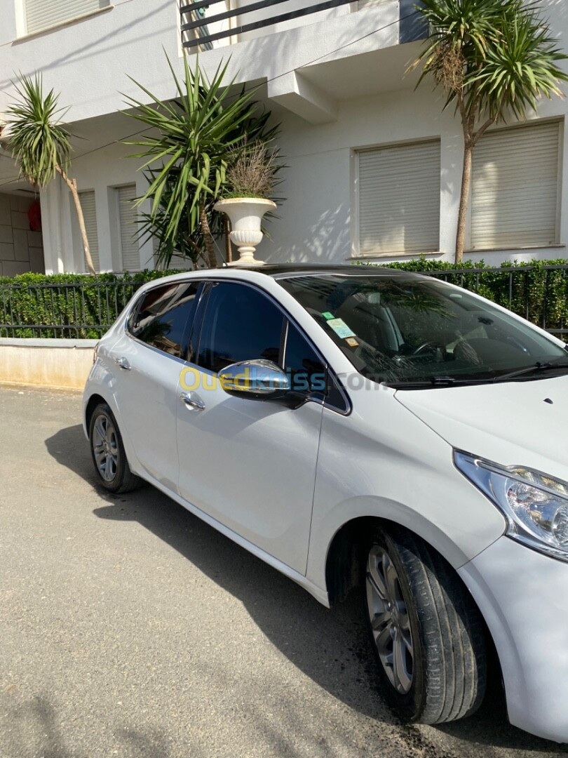 Peugeot 208 2014 Allure