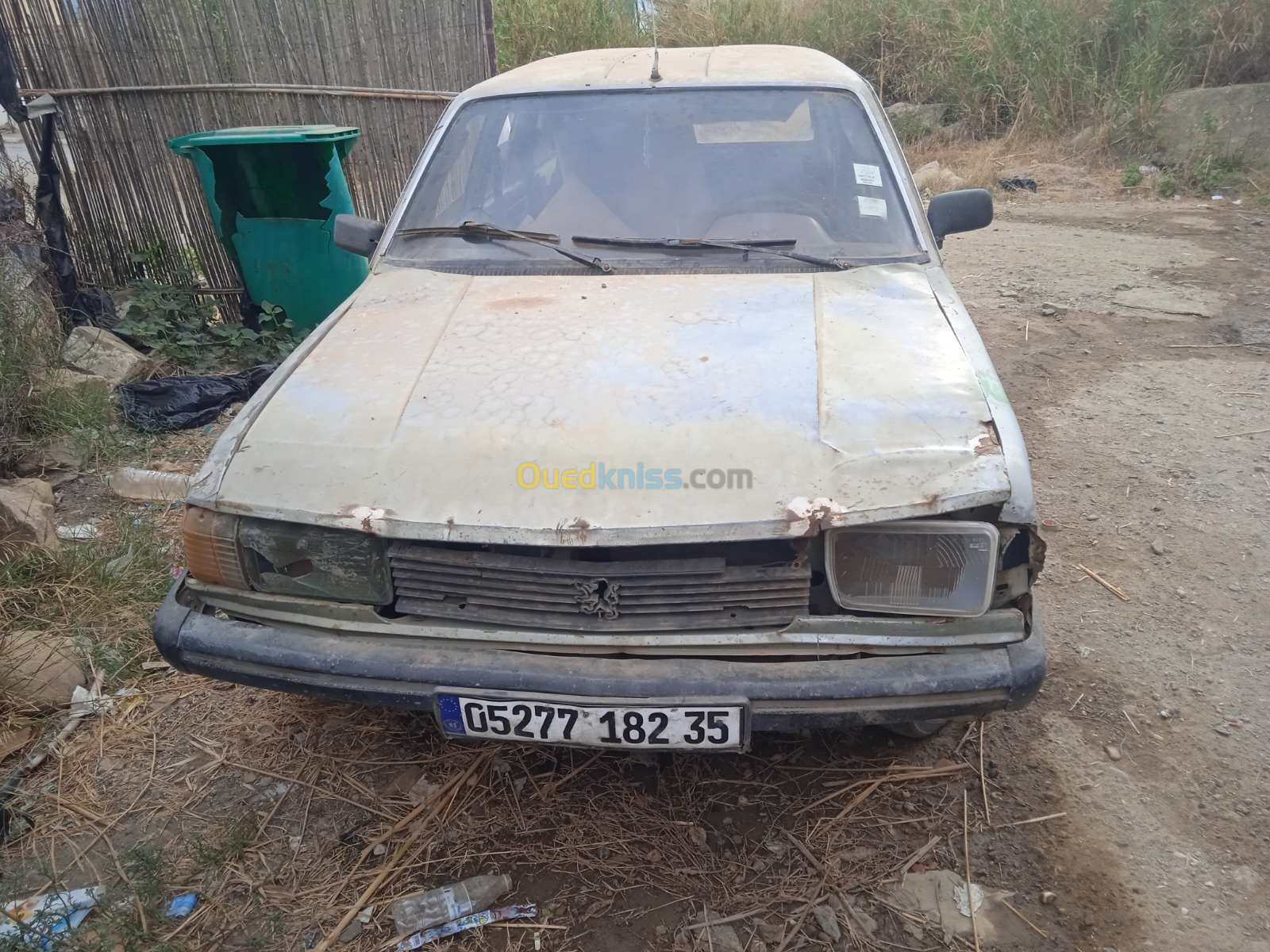 Peugeot 305 1982 305