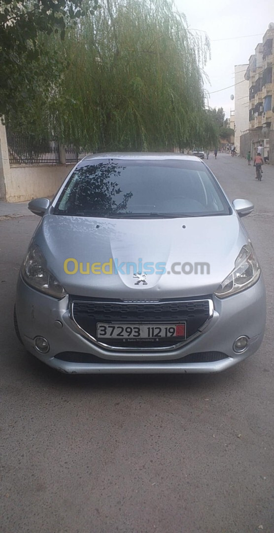 Peugeot 208 2012 Allure