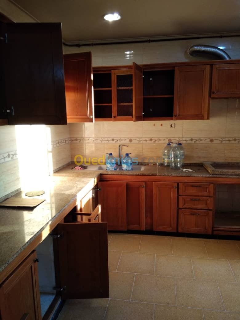 Location Niveau De Villa F3 Alger Bouzareah