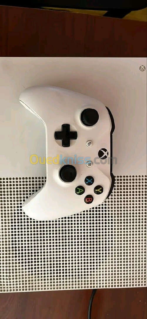 Xbox ons s avec 2 manette 