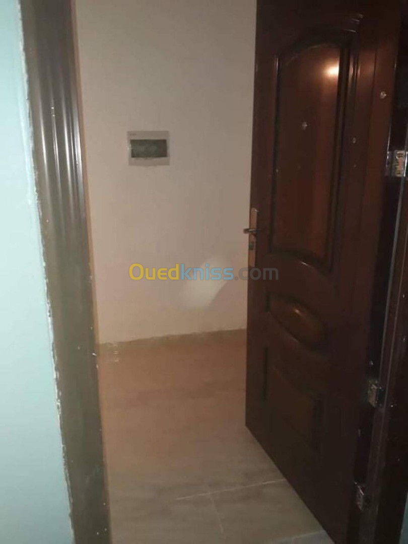 Location Appartement F3 Alger Zeralda