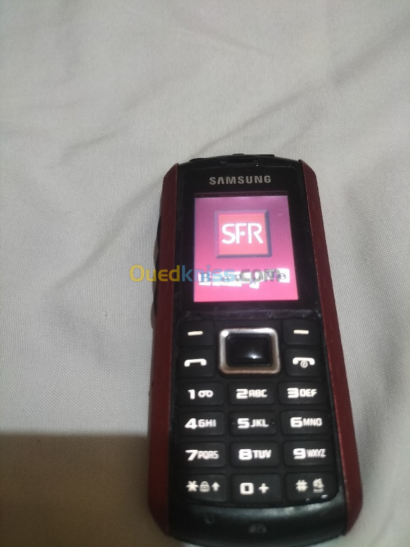 Samsung B2100