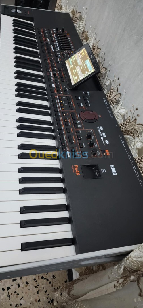 Korg PA4x Or 76touche