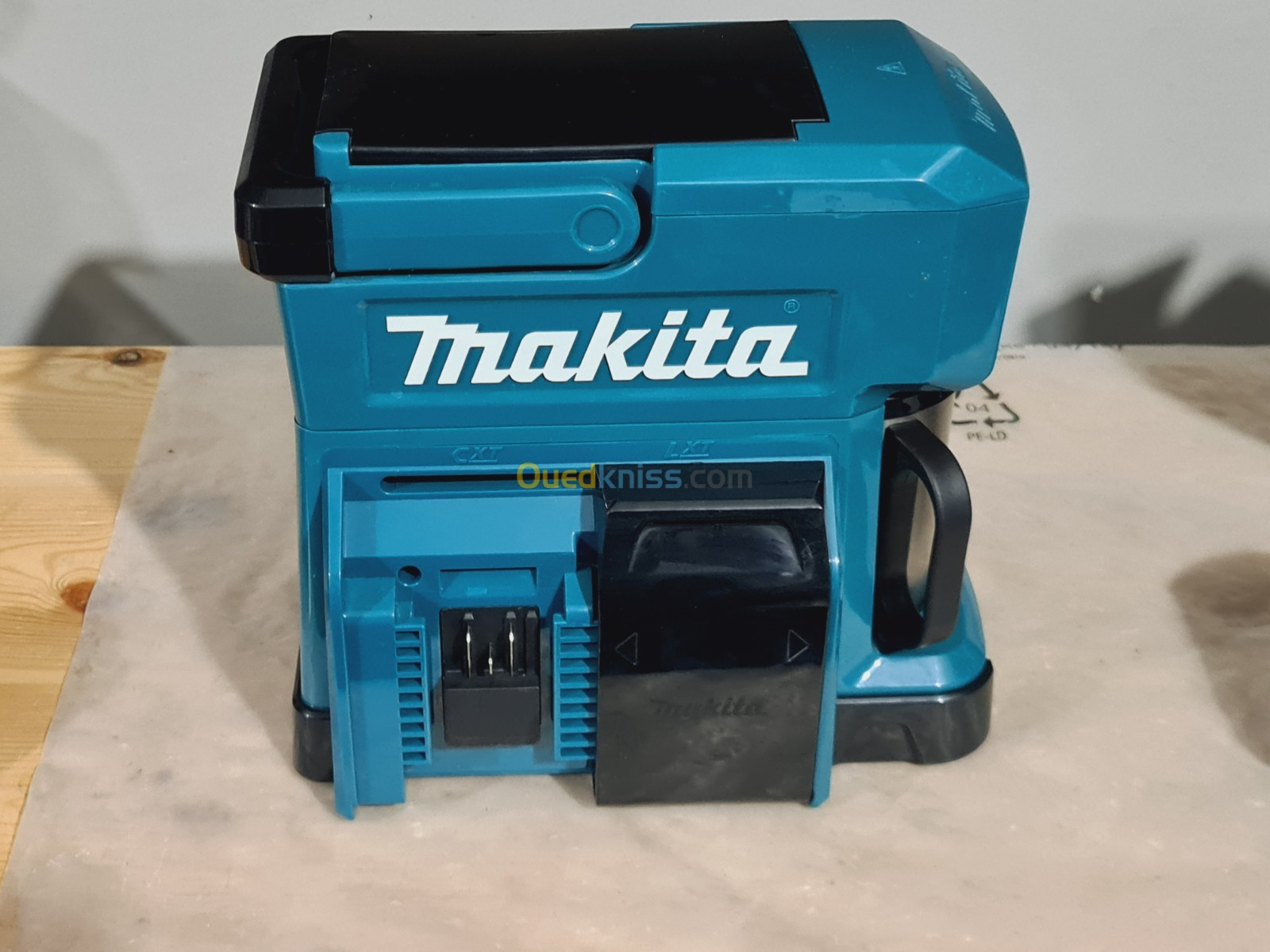 Cafetière de chantier à batterie 12V ou 18V MAKITA DCM501Z - SOLO