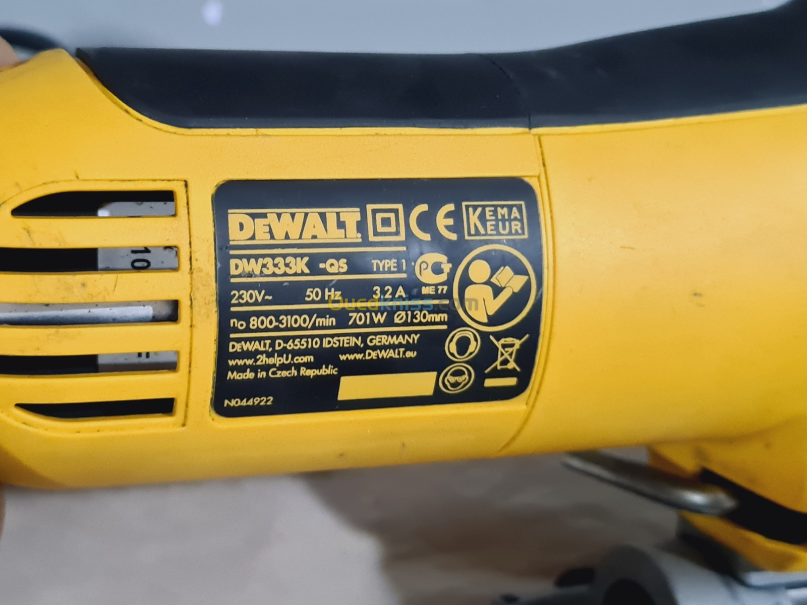 Scie sauteuse haut gamme 701W DEWALT DW331/DW333 (Czech Republic