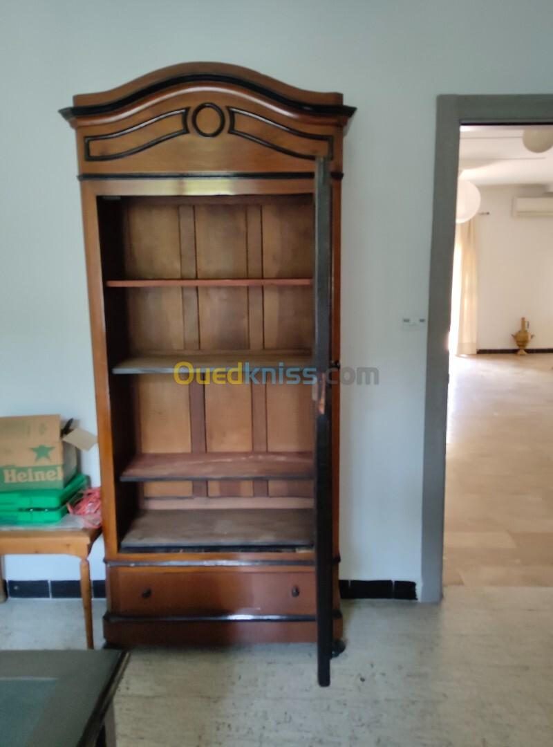 Particulier vend belle armoire de bureau avec étagères 