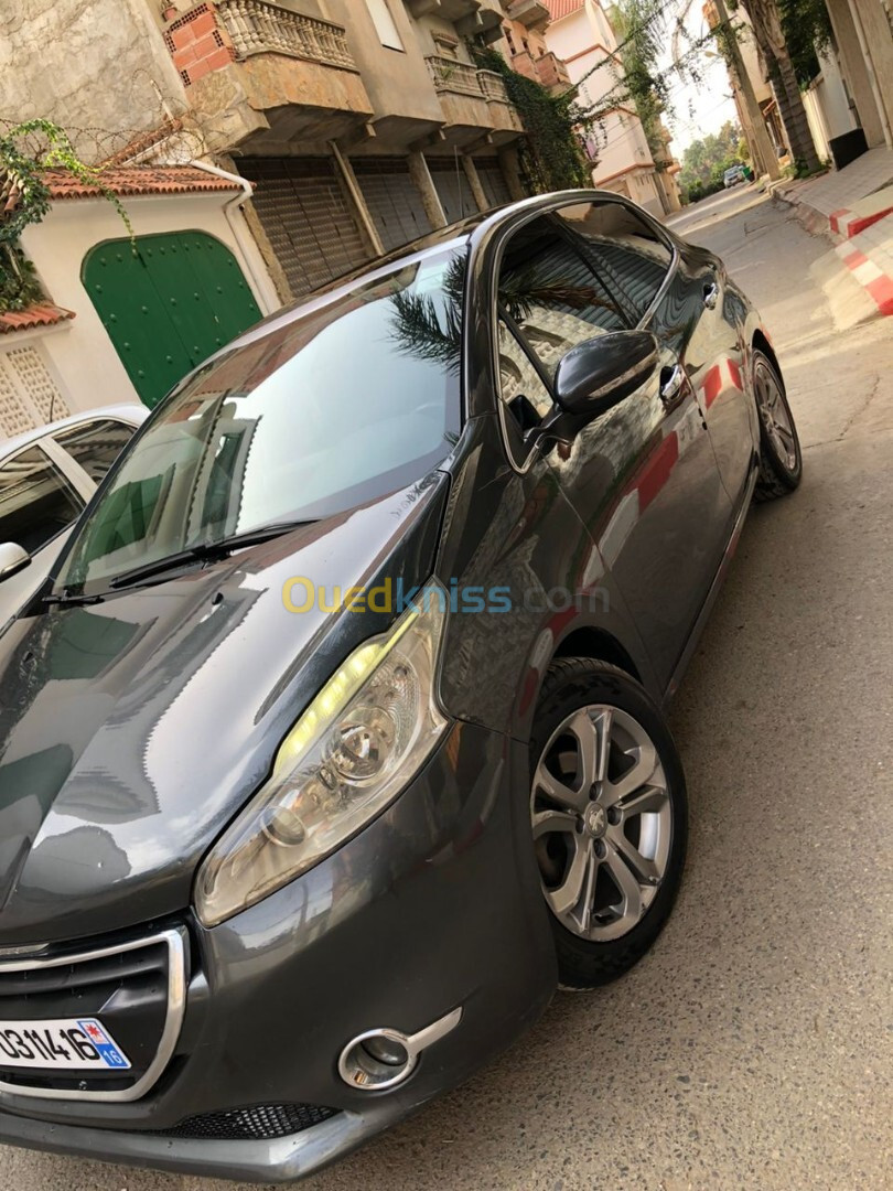 Peugeot 208 2014 Allure