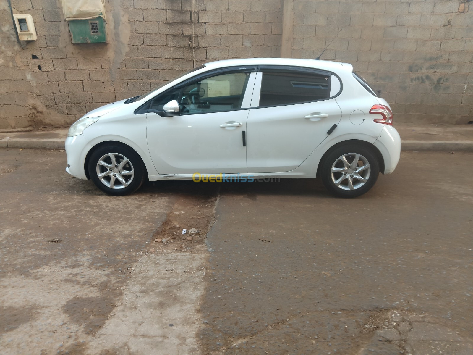 Peugeot 208 2013 