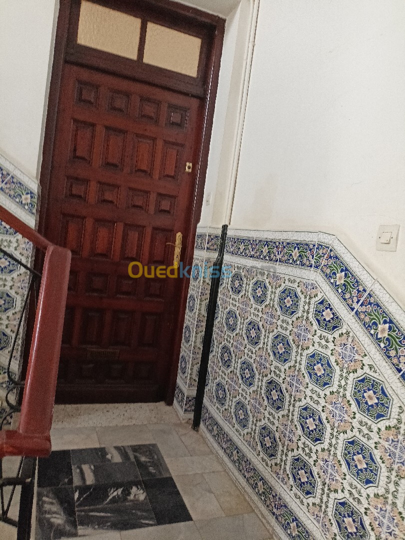 Location Niveau De Villa F3.5 Blida Blida