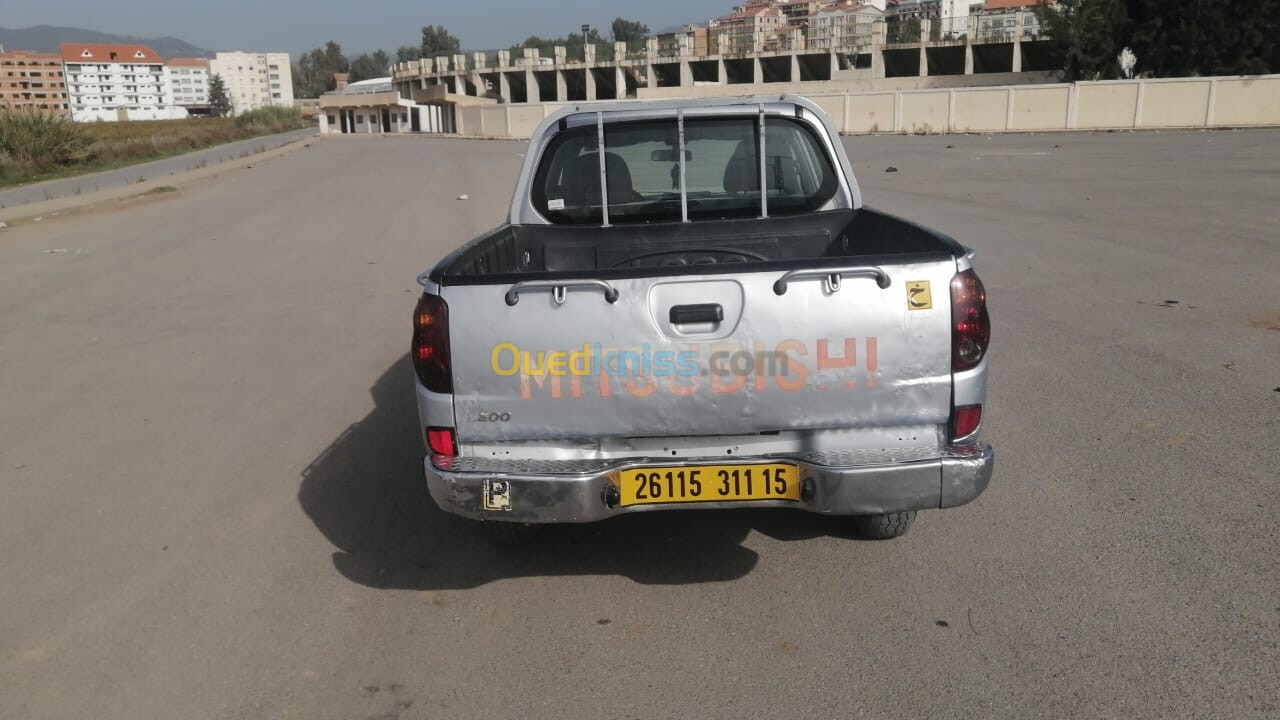 Mitsubishi L200 2011 