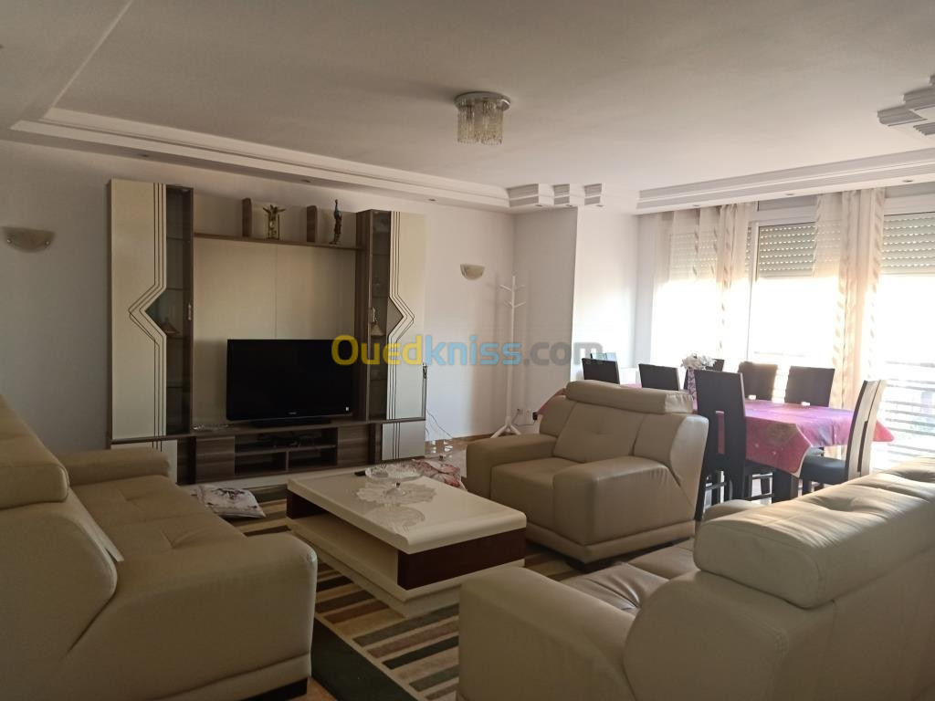 Location Appartement F4 Alger Hydra