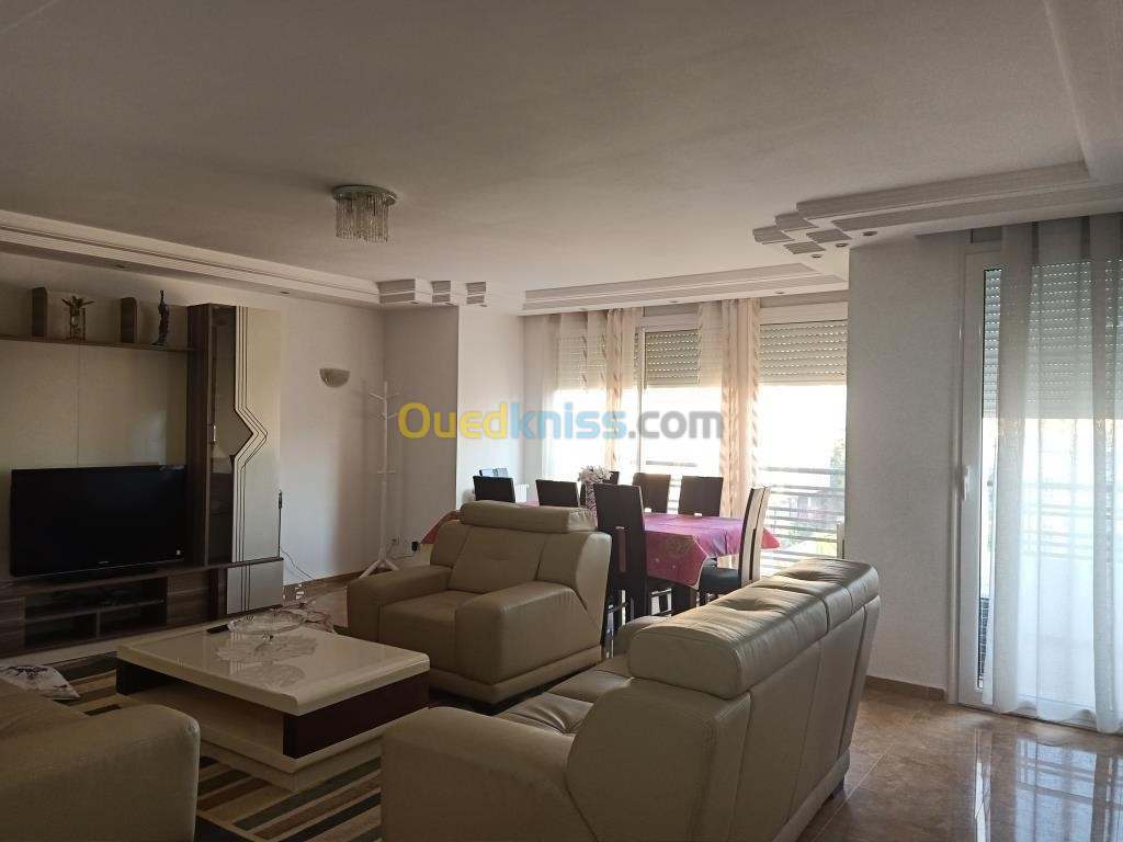 Location Appartement F4 Alger Hydra