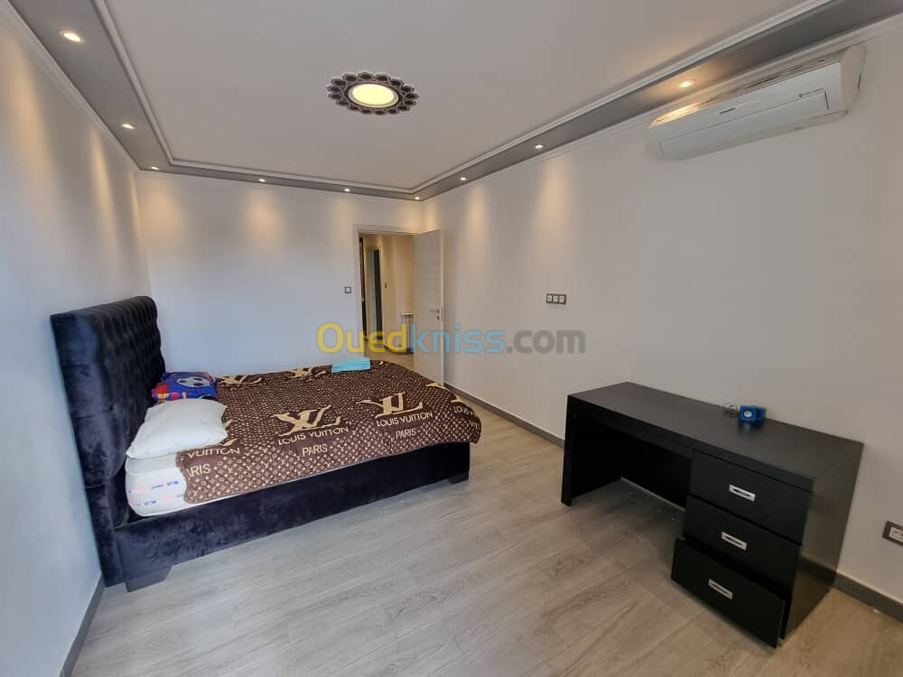 Location Appartement F4 Alger Hydra