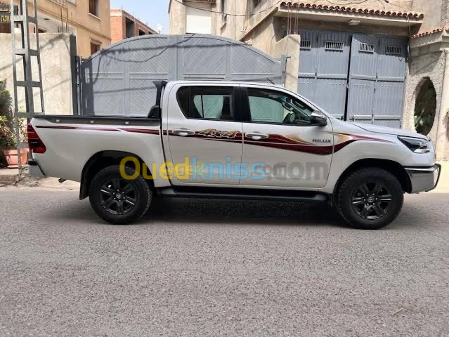 Location de pickup toyota 4x4 et 4x2 double cabine 