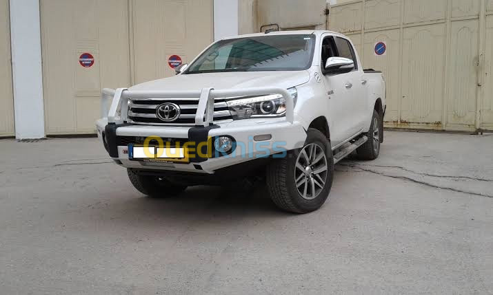 Location de pickup toyota 4x4 et 4x2 double cabine 