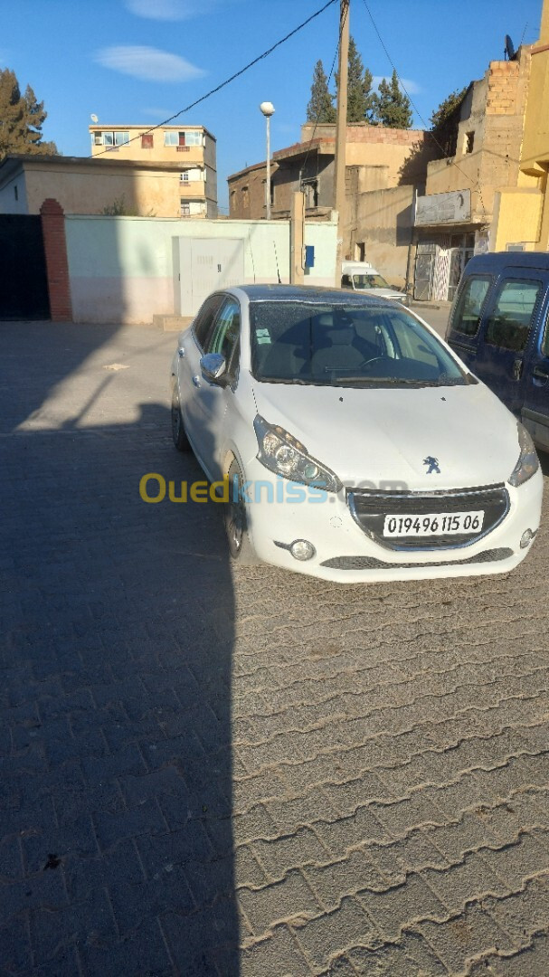 Peugeot 208 2015 Allure Facelift