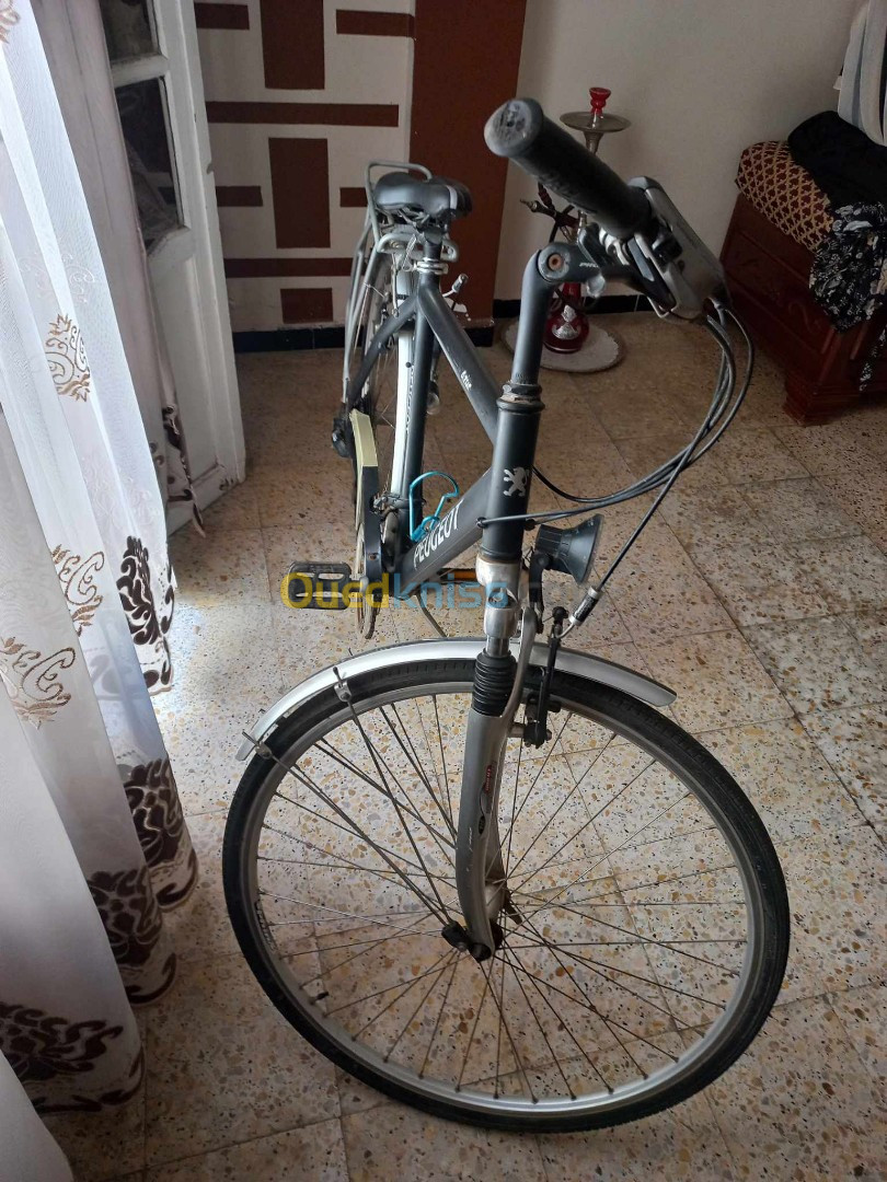 vend velo marque peugeot en tres bon etat