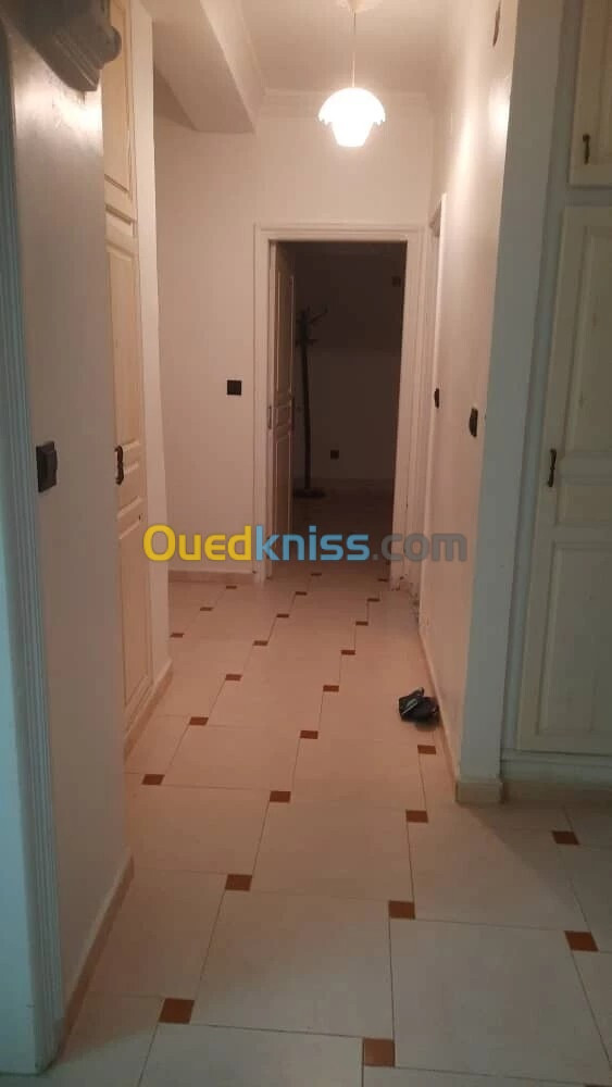 Location Appartement F4 Annaba Annaba