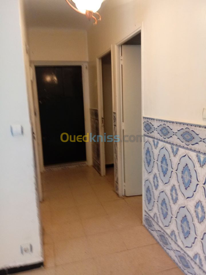 Location Appartement F4 Annaba Annaba