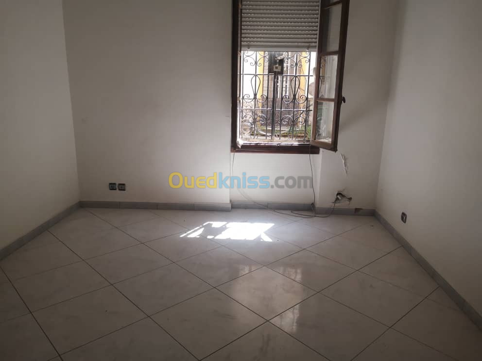 Location Appartement F5 Annaba Annaba