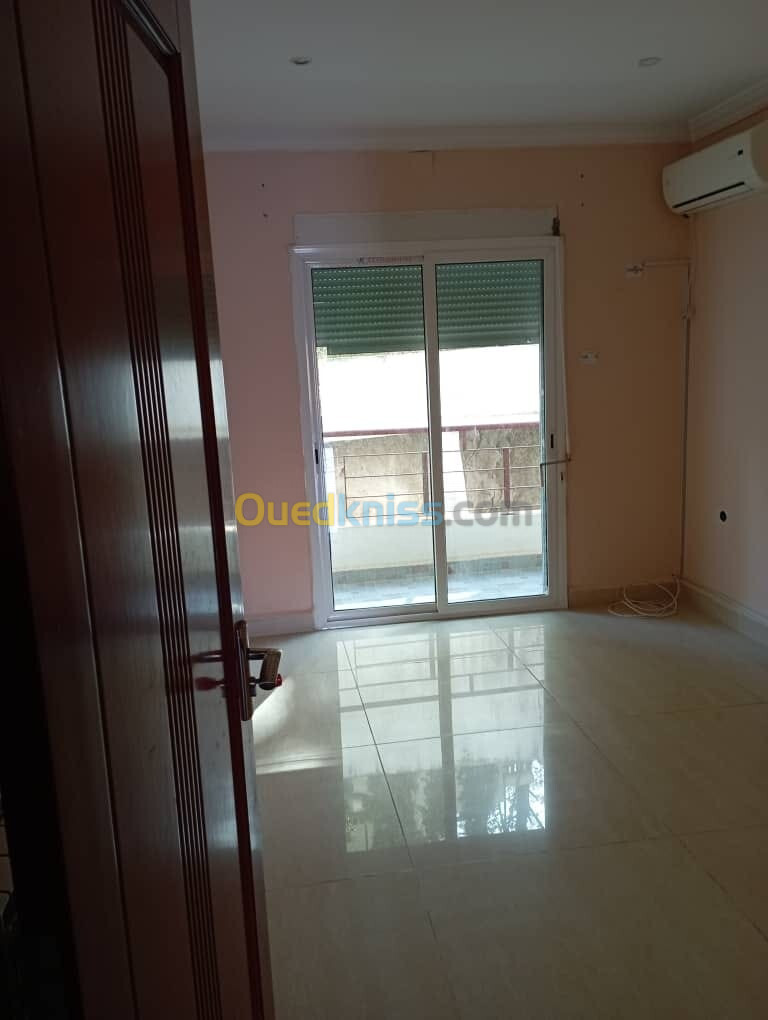 Location Appartement F4 Annaba Annaba