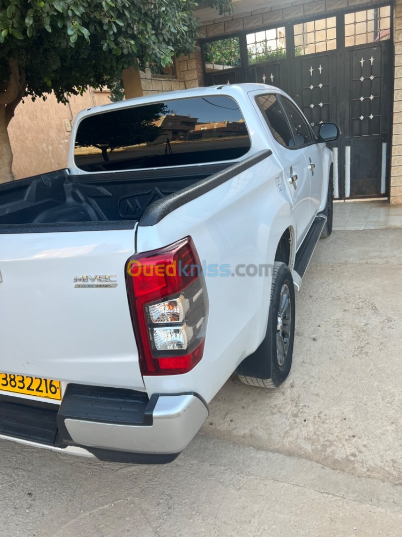 Mitsubishi L200 2022 Doube cabine Evolution