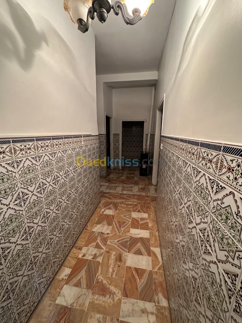 Location Niveau De Villa F5 Alger El mouradia