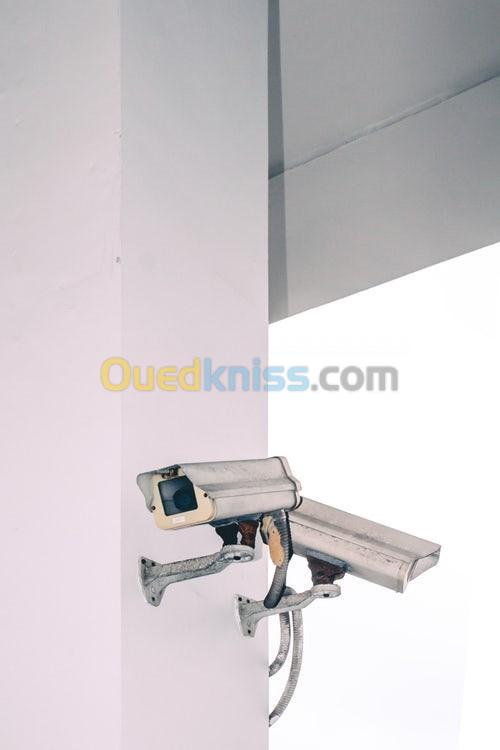 POSE ET FOURNITURE SYSTEMES DE VIDEOSURVEILLANCE ET ALARMES