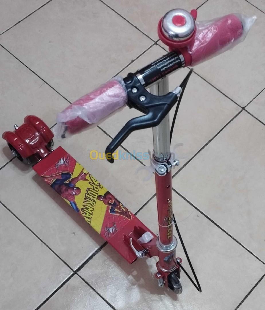 Trottinette importation pliable avec roues lumineuses . Frein + Sonnette pour enfants Prix promo  