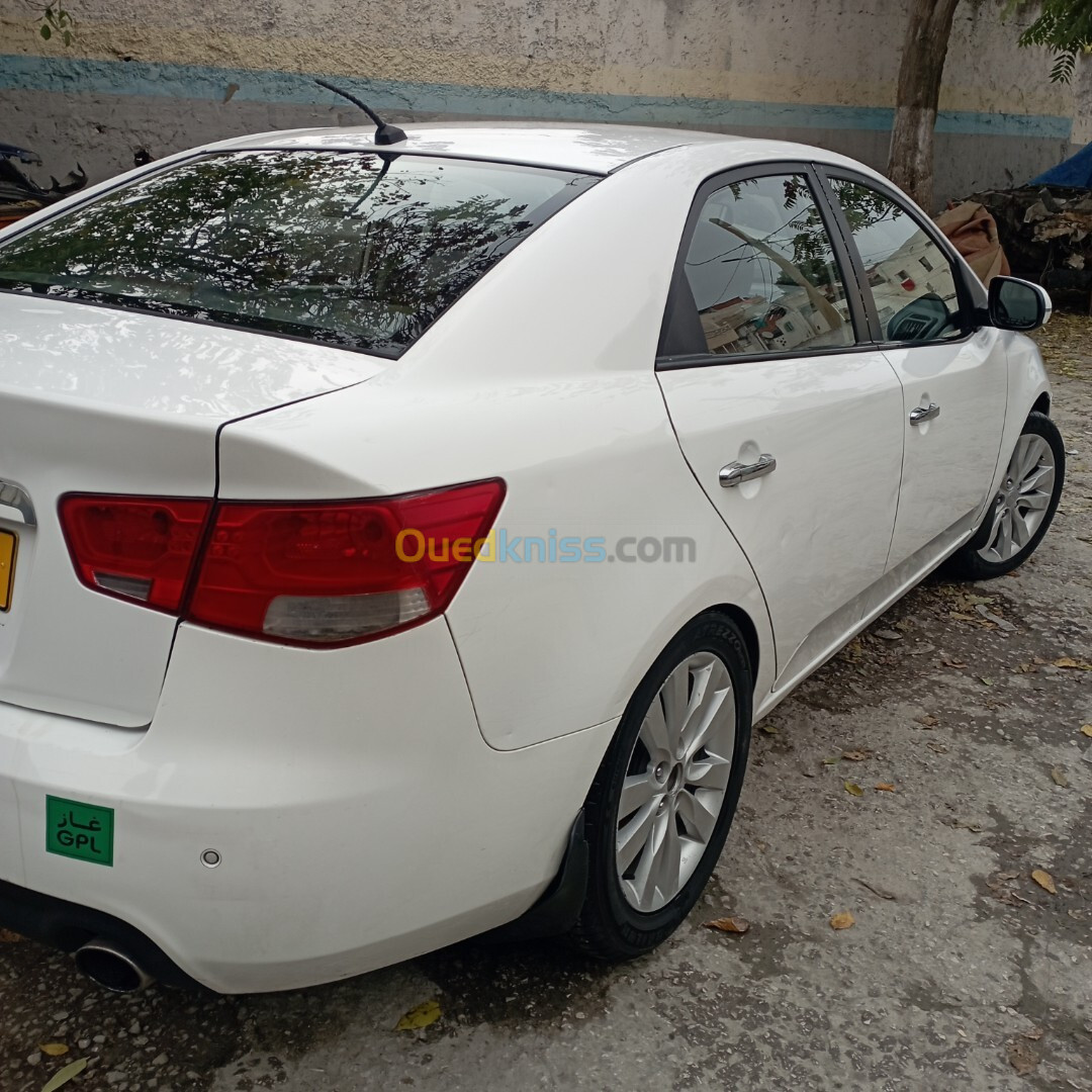 Kia Cerato 2011 سيراتو